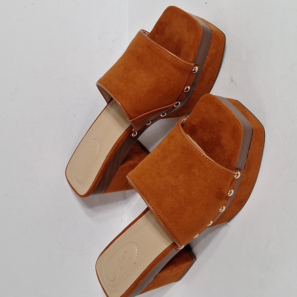 Comfort Est.1946 NEW Faux Suede Bohemian 70's Platform Studded Slip On Heels 8.5 - Picture 1 of 10